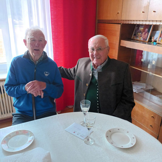 Zum 98. Geburtstag gratulieren wir unserem ältesten Mitglied Hr. Gottfried Grabmaier